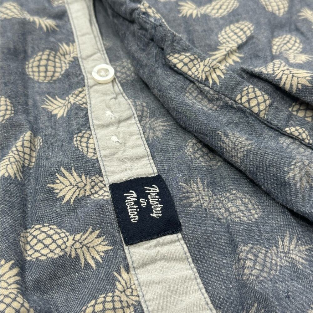 Artistry in Motion Size L Large Slim Fit Pineapple Short Sleeve Button Up Shirt - Picture 3 of 6